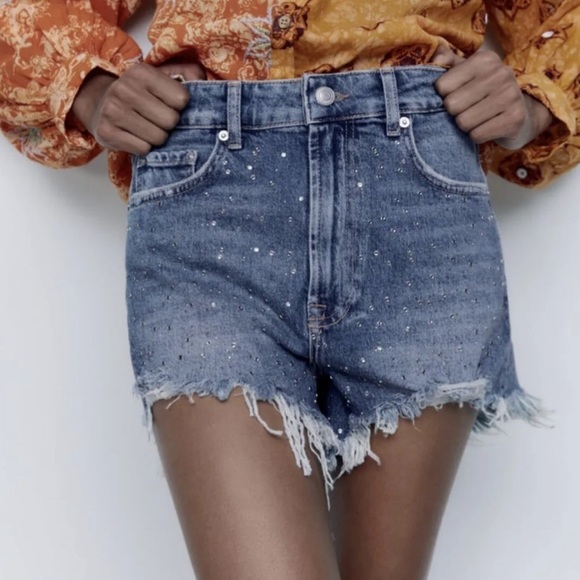 Zara Denim - NWT Studded HW Zara Jean shorts size 36